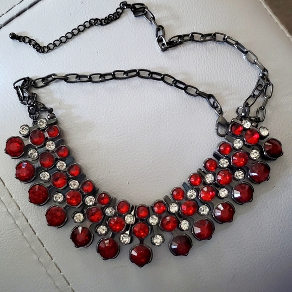 Red and Gunmetal necklace - Picture 3 of 3